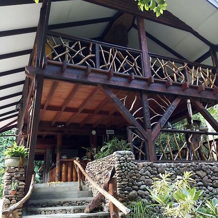 Haere Mai I Te Fare Hotel Teavaro Exterior photo