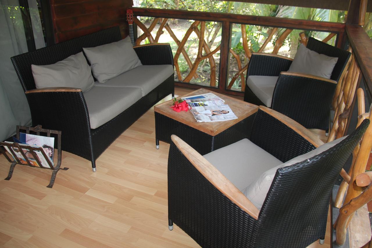 Haere Mai I Te Fare Hotel Teavaro Exterior photo