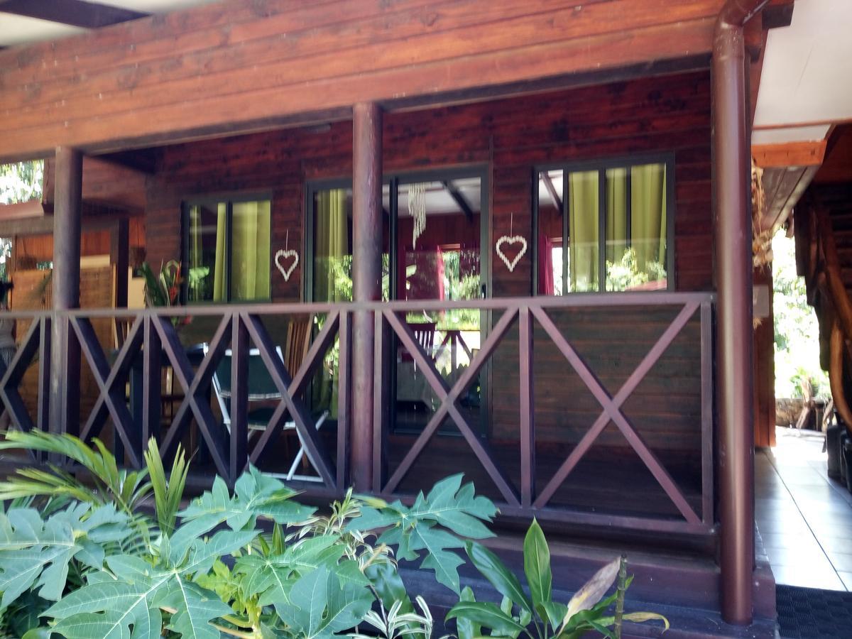 Haere Mai I Te Fare Hotel Teavaro Exterior photo