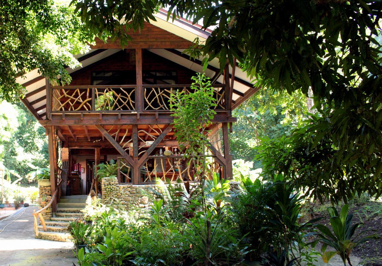 Haere Mai I Te Fare Hotel Teavaro Exterior photo