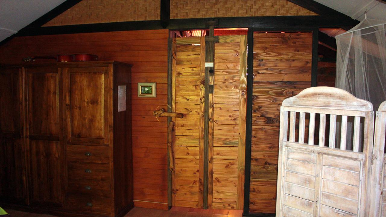 Haere Mai I Te Fare Hotel Teavaro Exterior photo