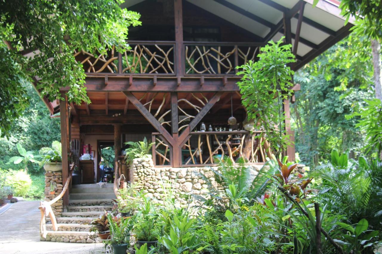 Haere Mai I Te Fare Hotel Teavaro Exterior photo
