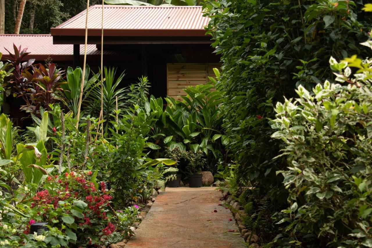 Haere Mai I Te Fare Hotel Teavaro Exterior photo
